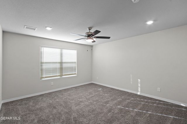 321 EMERALD EARTH Lane, Horizon City, TX 79928