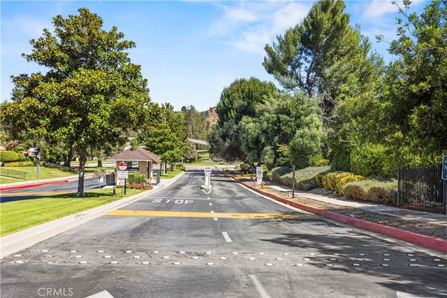 19231 Avenue Of The Oaks A, Newhall, CA 91321