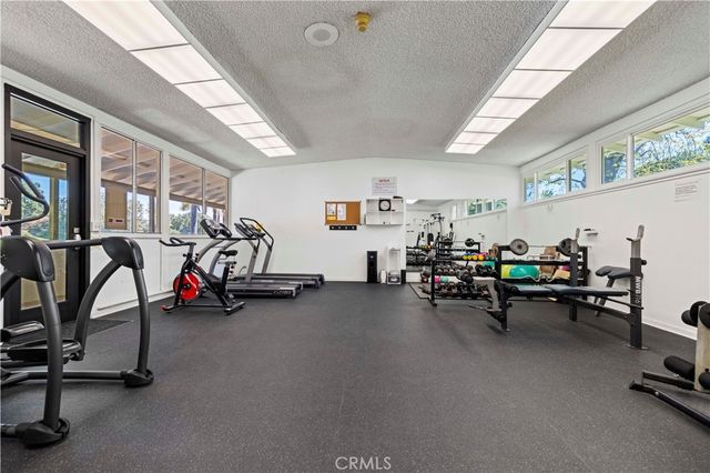 19231 Avenue Of The Oaks A, Newhall, CA 91321