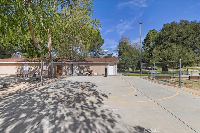 19231 Avenue Of The Oaks A, Newhall, CA 91321