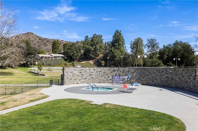 19231 Avenue Of The Oaks A, Newhall, CA 91321