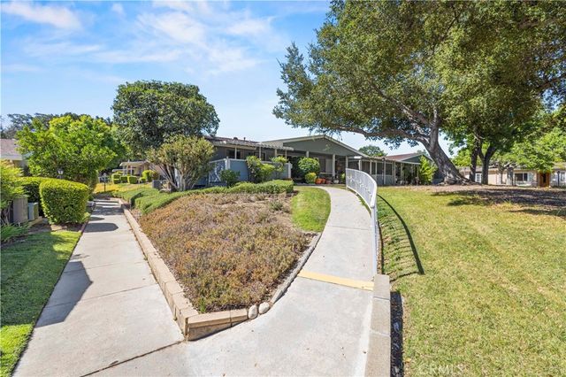 19231 Avenue Of The Oaks A, Newhall, CA 91321