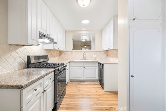 19231 Avenue Of The Oaks A, Newhall, CA 91321
