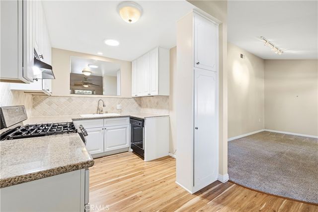19231 Avenue Of The Oaks A, Newhall, CA 91321