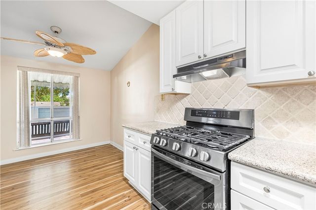 19231 Avenue Of The Oaks A, Newhall, CA 91321