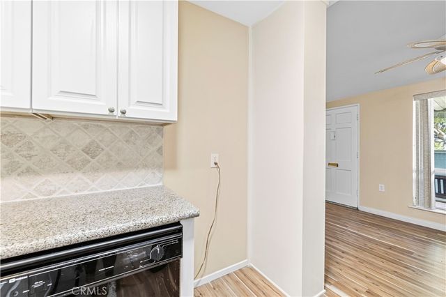 19231 Avenue Of The Oaks A, Newhall, CA 91321