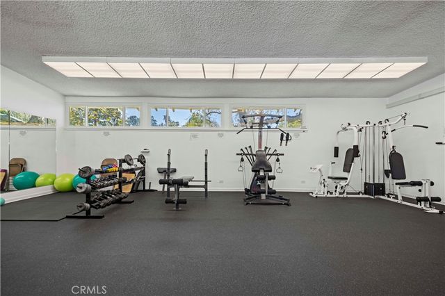 19231 Avenue Of The Oaks A, Newhall, CA 91321