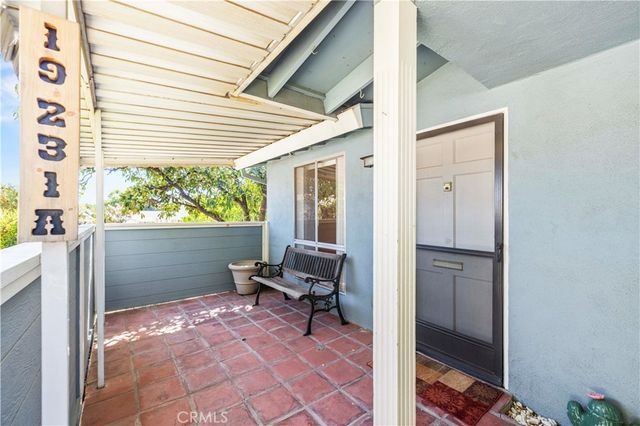 19231 Avenue Of The Oaks A, Newhall, CA 91321