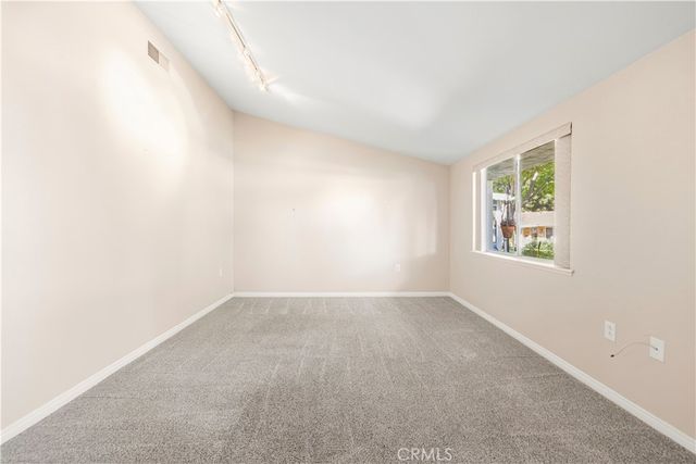 19231 Avenue Of The Oaks A, Newhall, CA 91321