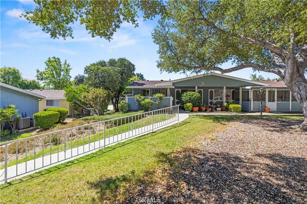 19231 Avenue Of The Oaks A, Newhall, CA 91321