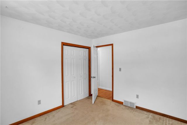 10 Danbury Dr, City Of Greensburg, PA 15601