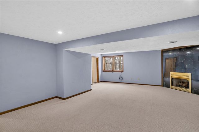 10 Danbury Dr, City Of Greensburg, PA 15601