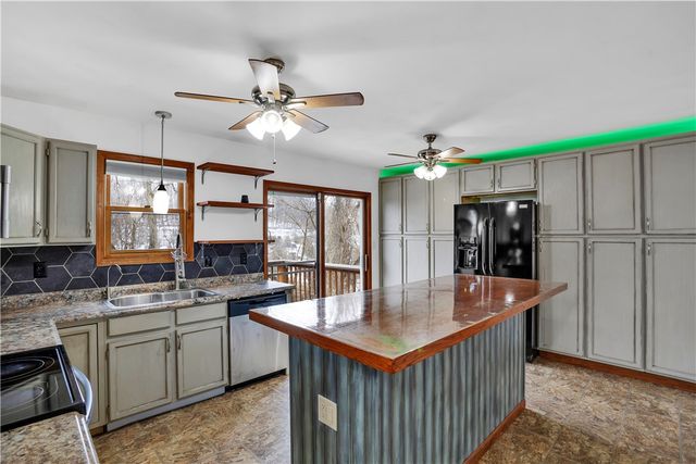 10 Danbury Dr, City Of Greensburg, PA 15601