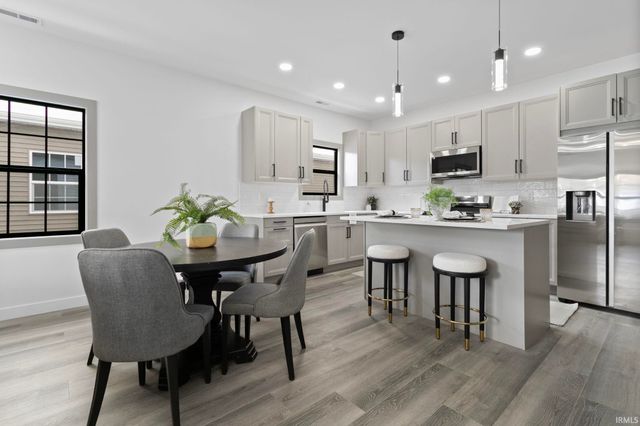 1725 Thornhill Drive, South Bend, IN 46614