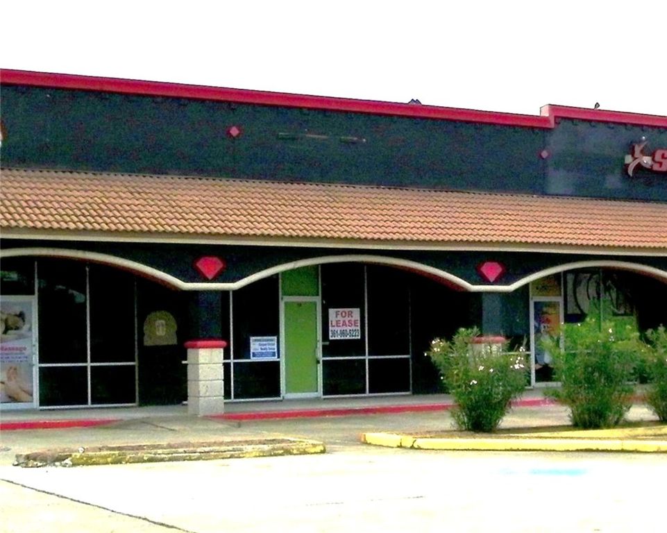 4855 Alameda St, Corpus Christi, TX 78412 — exterior