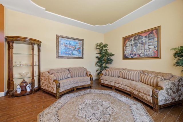 2154 Wrenwood Avenue, Clovis, CA 93611