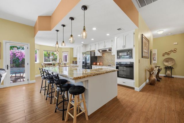 2154 Wrenwood Avenue, Clovis, CA 93611