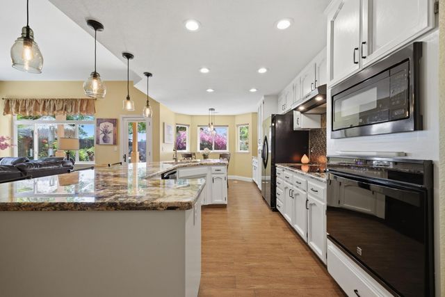2154 Wrenwood Avenue, Clovis, CA 93611