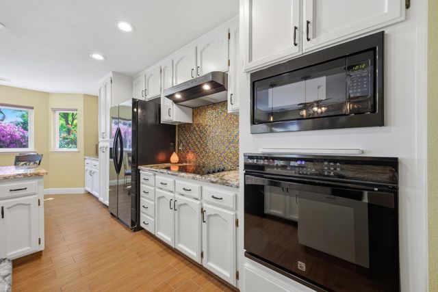 2154 Wrenwood Avenue, Clovis, CA 93611