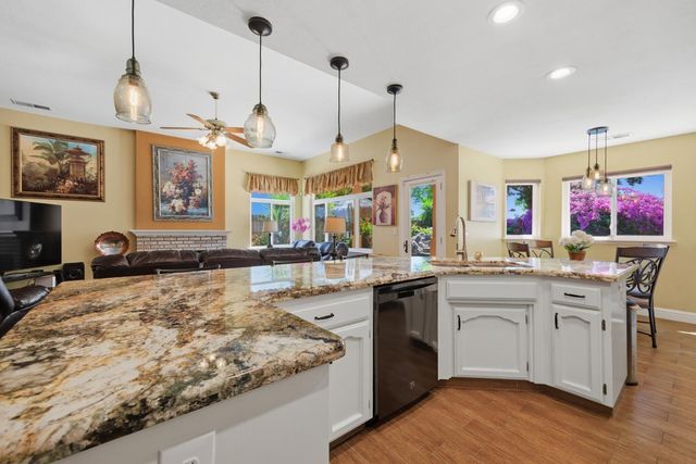 2154 Wrenwood Avenue, Clovis, CA 93611