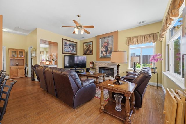 2154 Wrenwood Avenue, Clovis, CA 93611