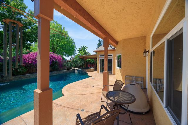 2154 Wrenwood Avenue, Clovis, CA 93611