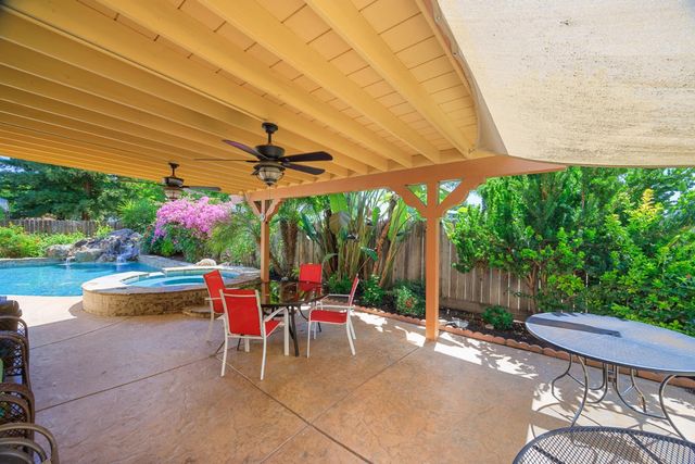 2154 Wrenwood Avenue, Clovis, CA 93611