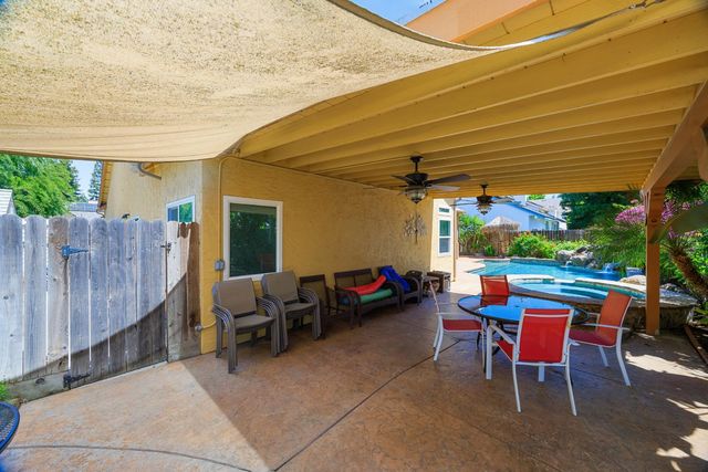2154 Wrenwood Avenue, Clovis, CA 93611