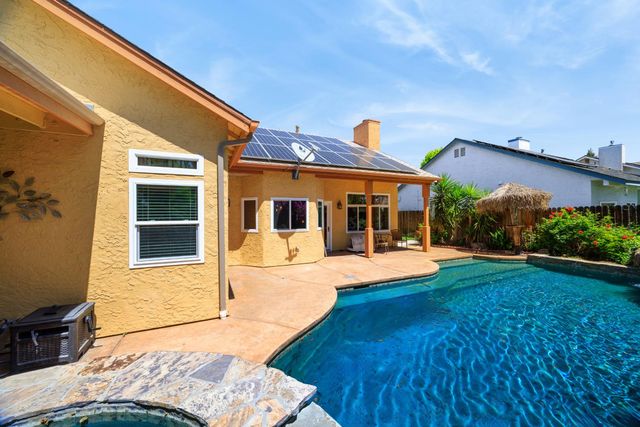 2154 Wrenwood Avenue, Clovis, CA 93611