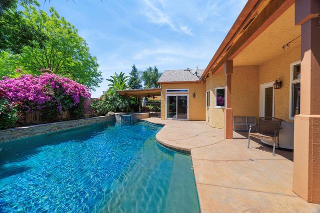 2154 Wrenwood Avenue, Clovis, CA 93611
