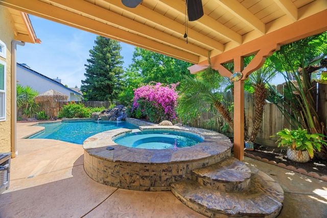 2154 Wrenwood Avenue, Clovis, CA 93611