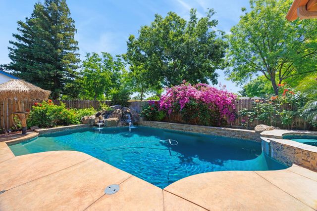 2154 Wrenwood Avenue, Clovis, CA 93611
