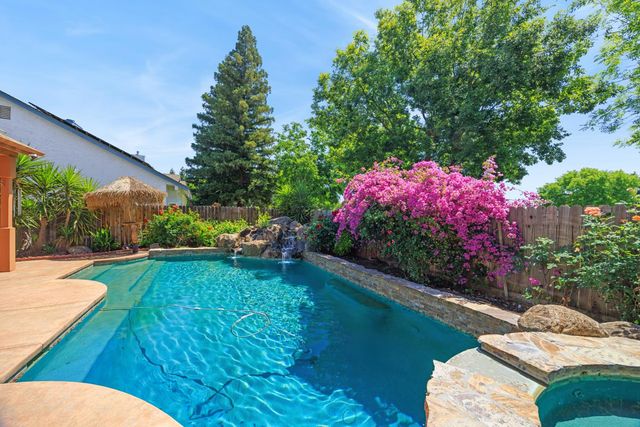 2154 Wrenwood Avenue, Clovis, CA 93611