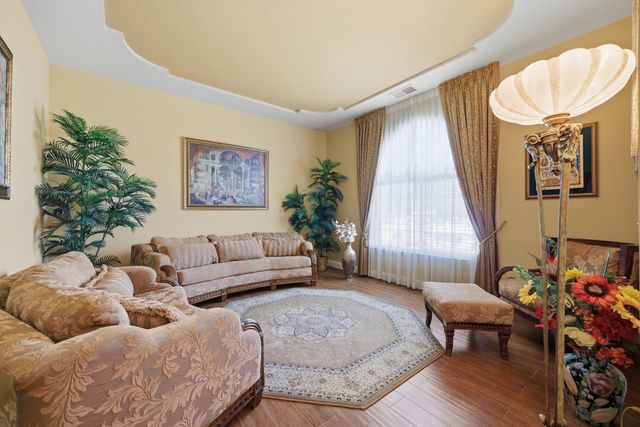 2154 Wrenwood Avenue, Clovis, CA 93611
