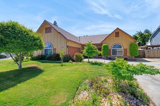 2154 Wrenwood Avenue, Clovis, CA 93611