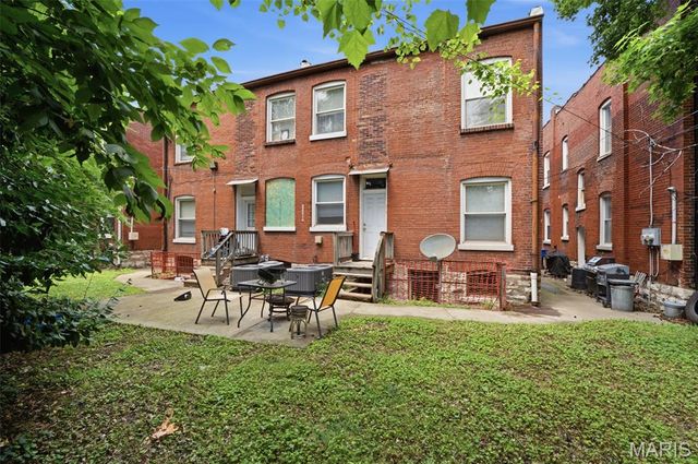 3008 Henrietta Street, St Louis, MO 63104