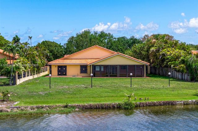 14452 SW 43rd Ter, Miami, FL 33175