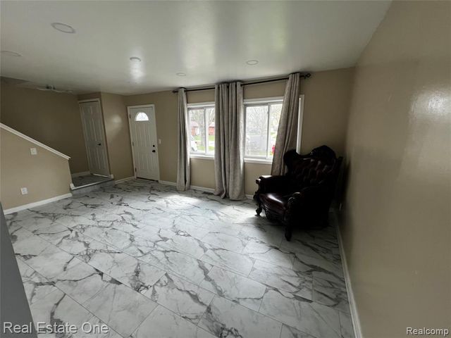 39394 Carrie Drive, Sterling Heights, MI 48313