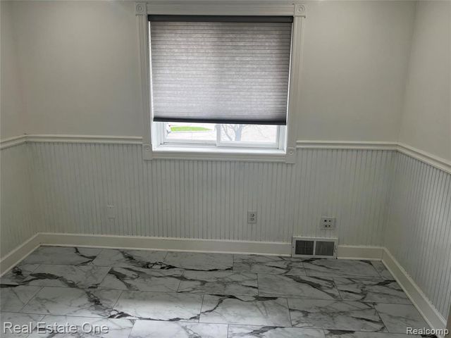 39394 Carrie Drive, Sterling Heights, MI 48313