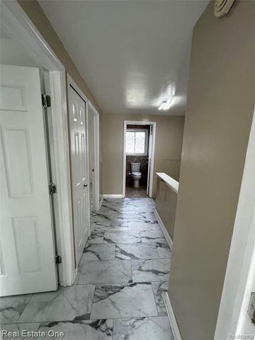 39394 Carrie Drive, Sterling Heights, MI 48313