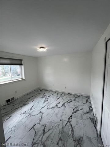 39394 Carrie Drive, Sterling Heights, MI 48313