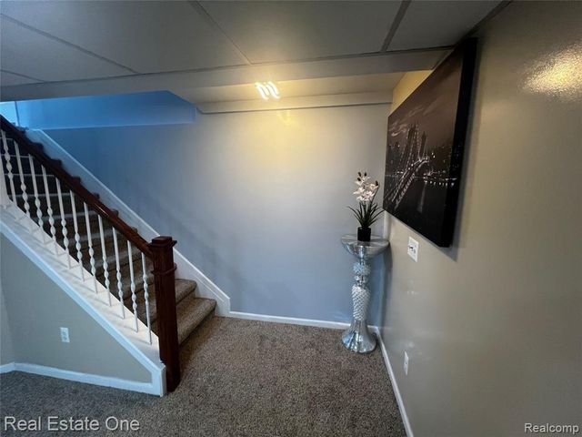 39394 Carrie Drive, Sterling Heights, MI 48313