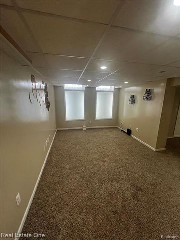 39394 Carrie Drive, Sterling Heights, MI 48313