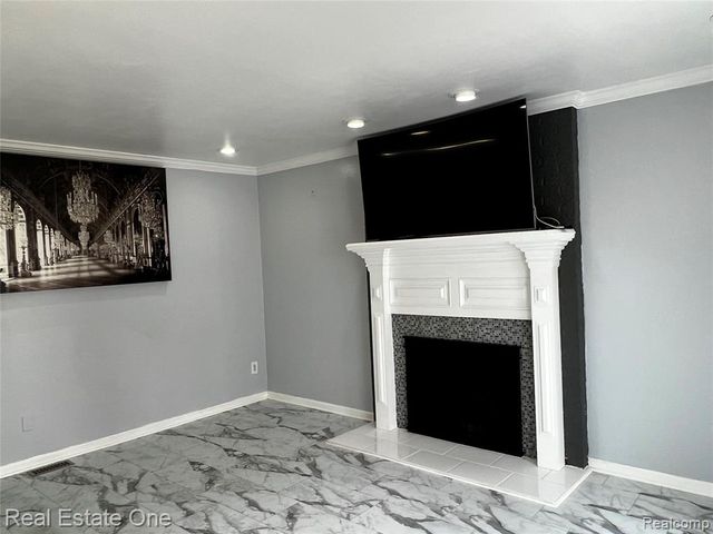 39394 Carrie Drive, Sterling Heights, MI 48313