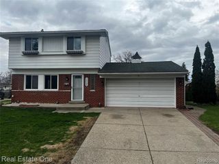 39394 Carrie Drive, Sterling Heights, MI 48313