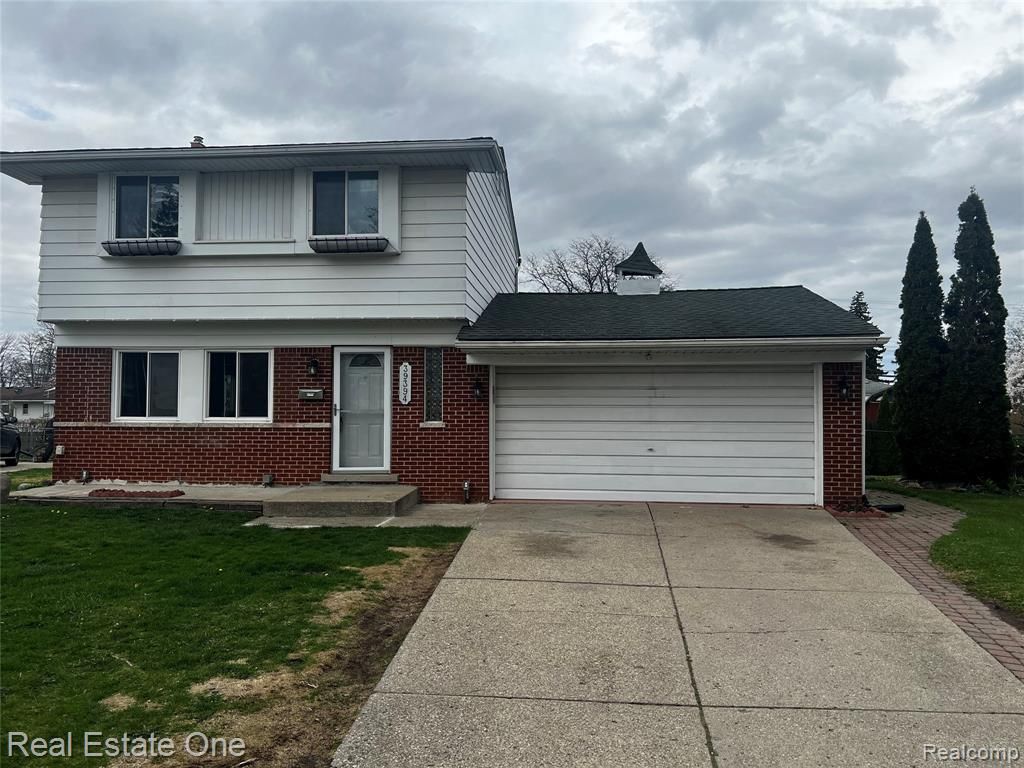 39394 Carrie Drive, Sterling Heights, MI 48313