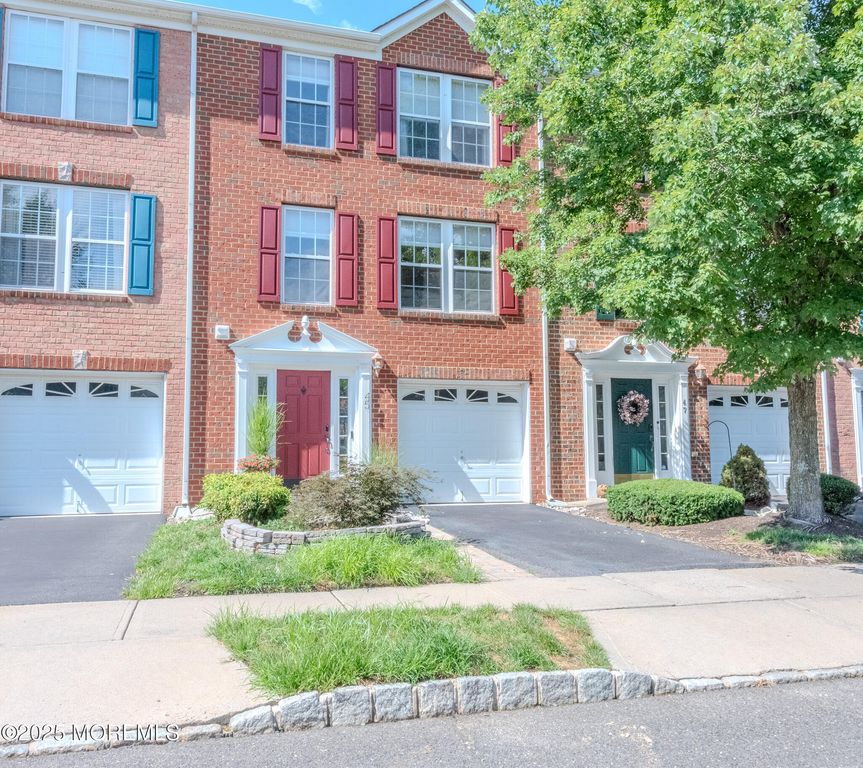 45 Abby Road, Farmingdale, NJ 07727