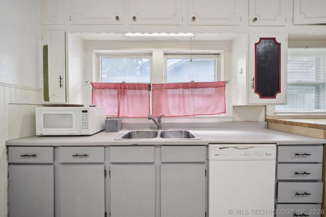1414 E 8th Street, Okmulgee, OK 74447
