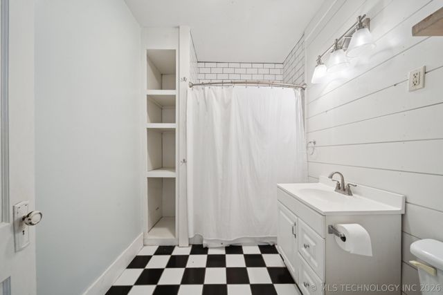 1414 E 8th Street, Okmulgee, OK 74447