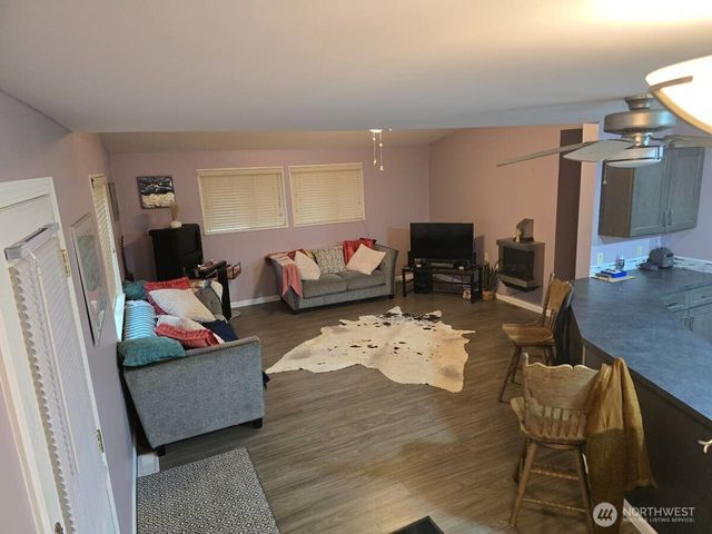 360 E Lakeshore Drive E, Shelton, WA 98584